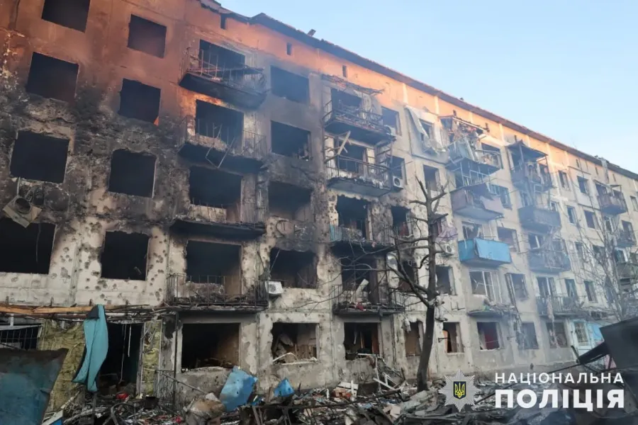 Понад 10 годин на місцях влучань працюють вибухотехніки