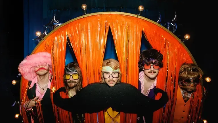 Відеоробота на "Підманула" вийшла як справжній мініфільм з яскравими персонажами 