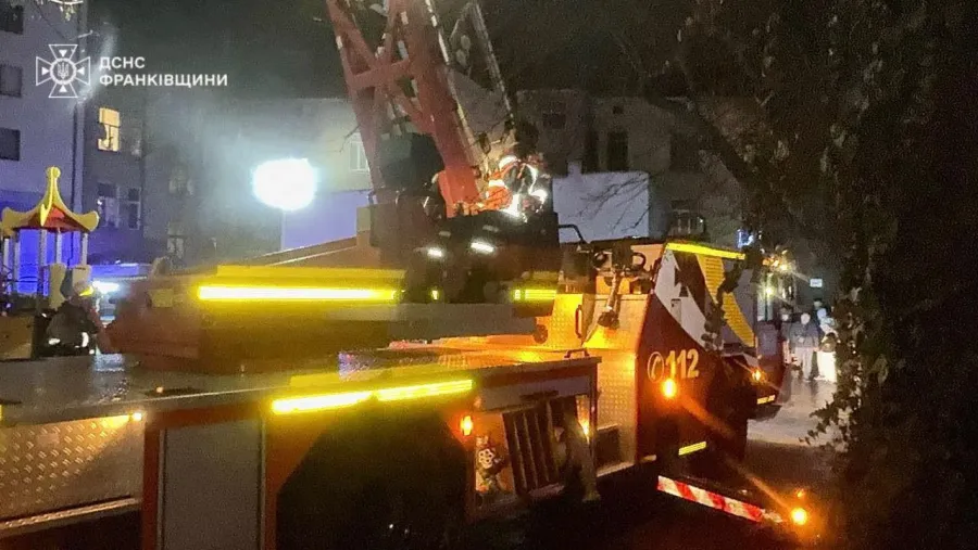 Внаслідок вибухів постраждали троє осіб. Фото: ГУ ДСНС в Івано-Франківській області