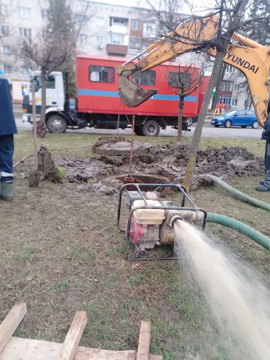 Цього тижня комунальники п'ять разів повідомляли про вимкнення води. Фото: КП Калуська енергетична Компанія/Фейсбук