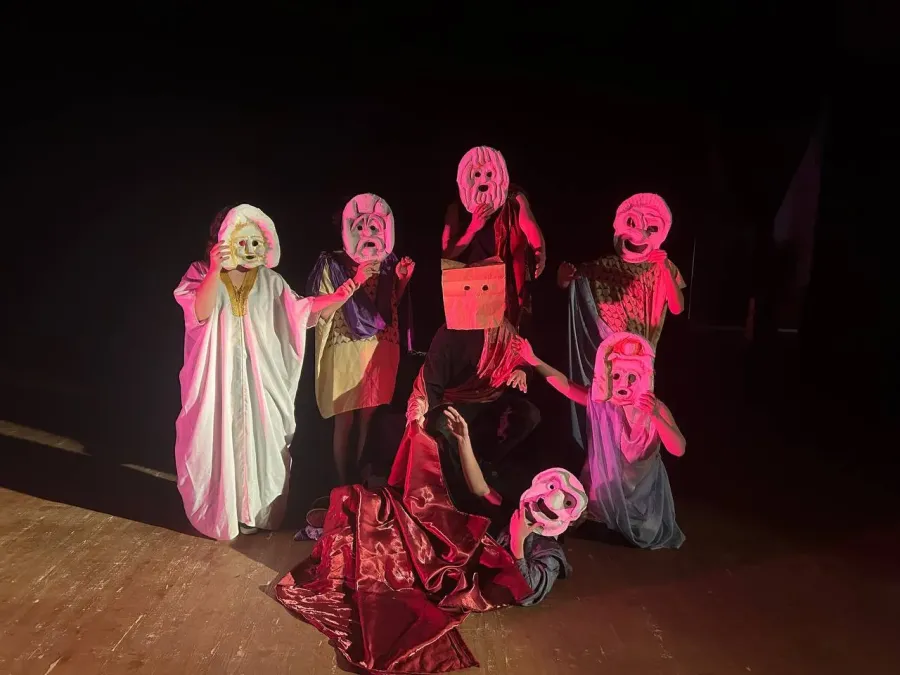 На фестивалі театр представляє мімічну драму за мотивами новели Хорхе Луїса Борхеса та міфів Стародавньої Греції