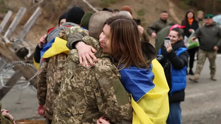 Деякі бійці були у полоні майже три роки. Фото: Координаційний штаб з питань поводження з військовополоненими