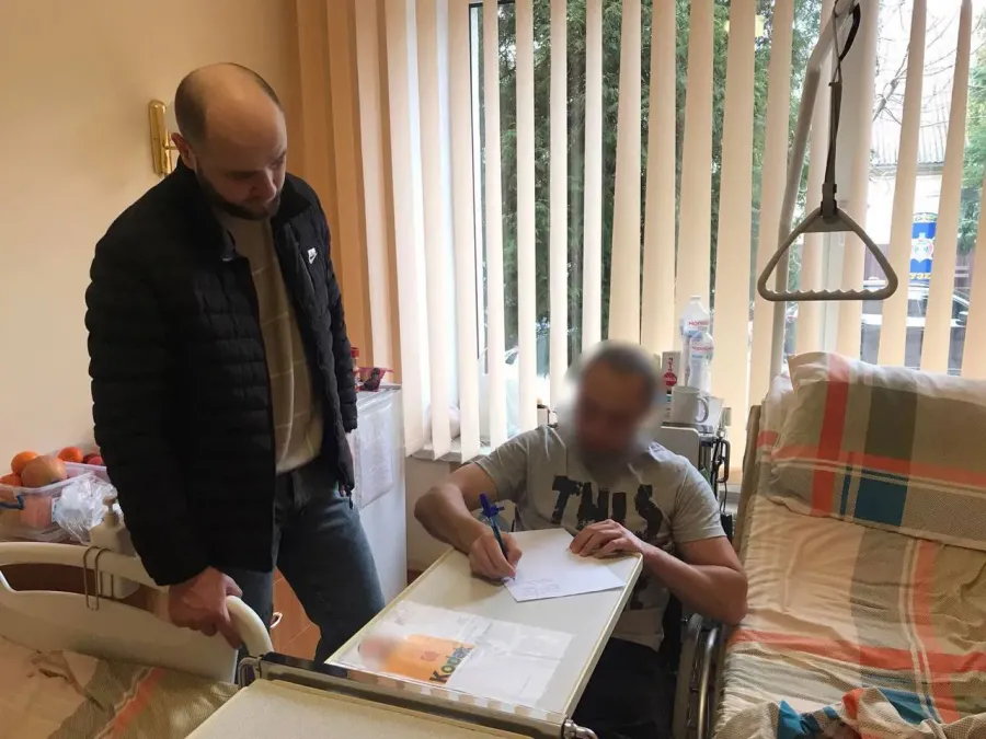 Попередній паспорт захисника фактично згорів на бойовій позиції