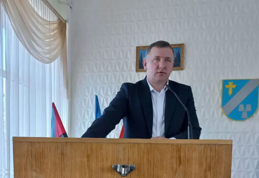 У власності Михайла Лавріва — 6 000 доларів США і 120 000 гривень. Фото: Калуська районна рада