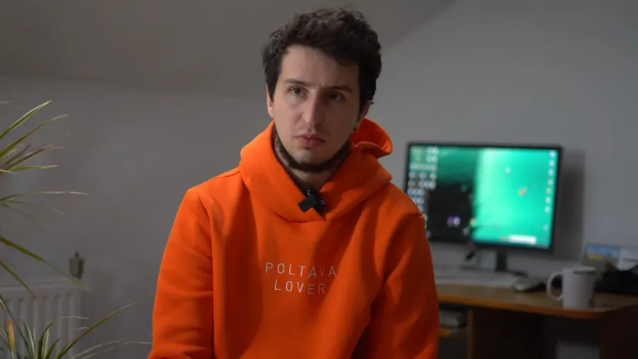 Влад розповідає, що ні з ким щодо свого вибору не радився, адже вважав це дорослим рішенням