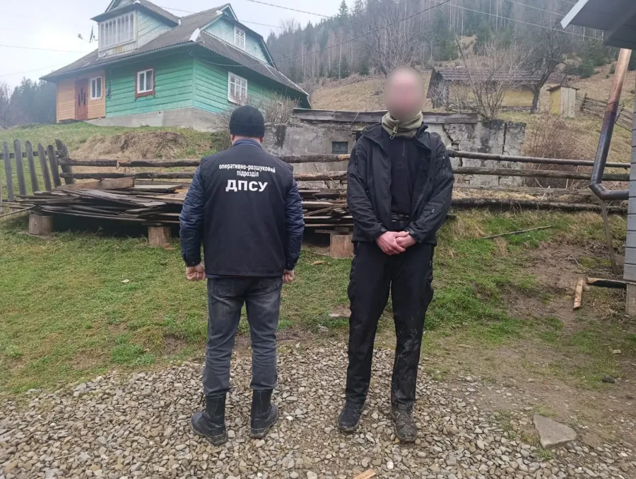 "Незаконному мандрівнику" надали домедичну допомогу та нагодували