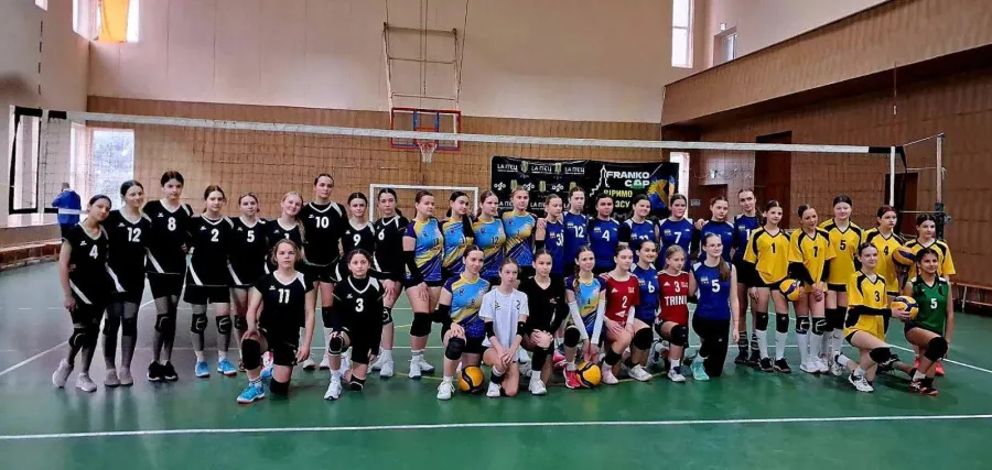 У змаганнях взяли участь команди дівчат 2010 року народження 
