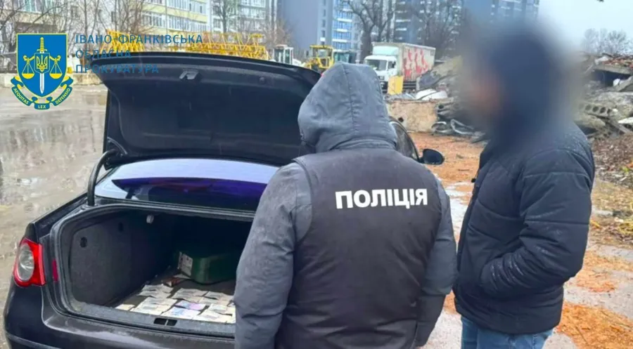 Кошти обвинувачений одержував двома траншами