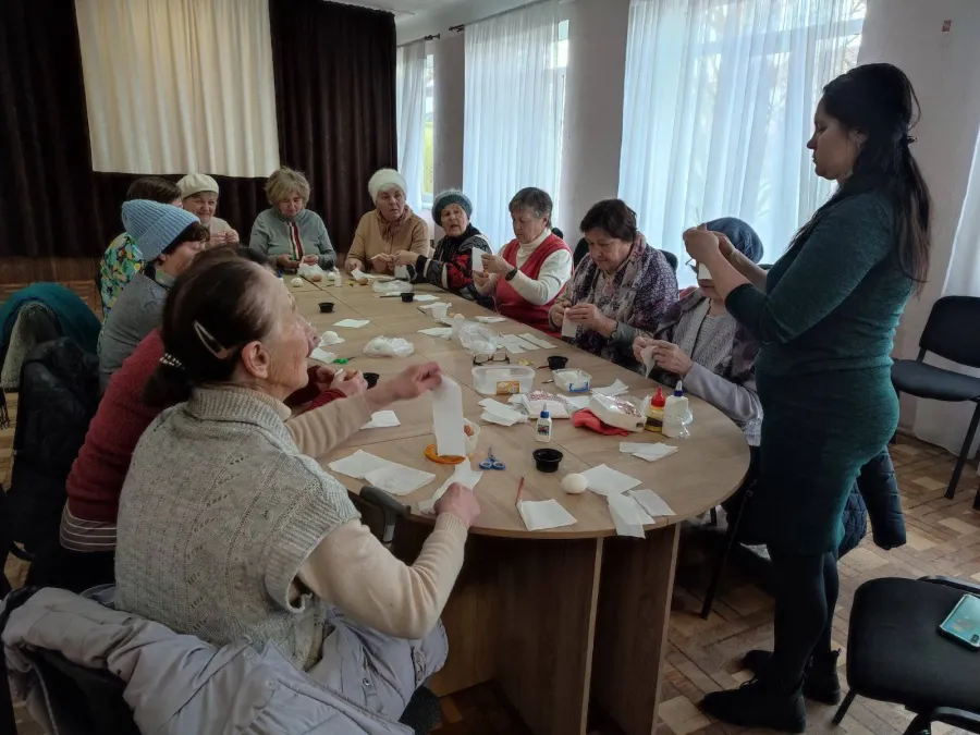 Учасники майстер-класу оригінально оздобили писанки