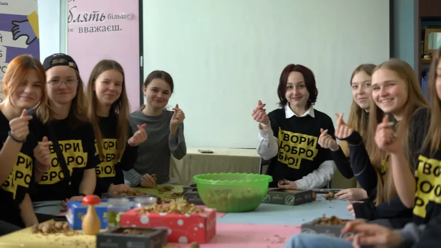 Для збору хтось робив рекламу, хтось — відкривав «банку», хтось — додавав ідеї