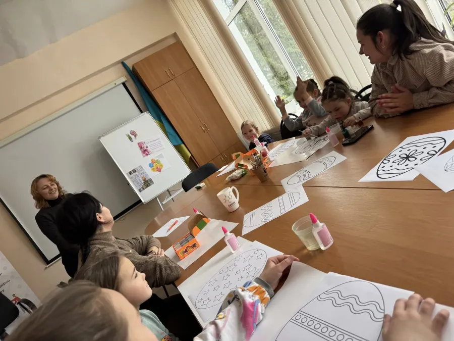 Дітки отримали масу задоволення від цього творчого процесу