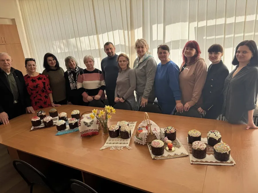 Після оздоблення пасок матері загиблих захисників України відвідали військовослужбовців