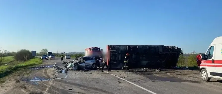 Всі обставини та причини аварії наразі з’ясовують правоохоронці