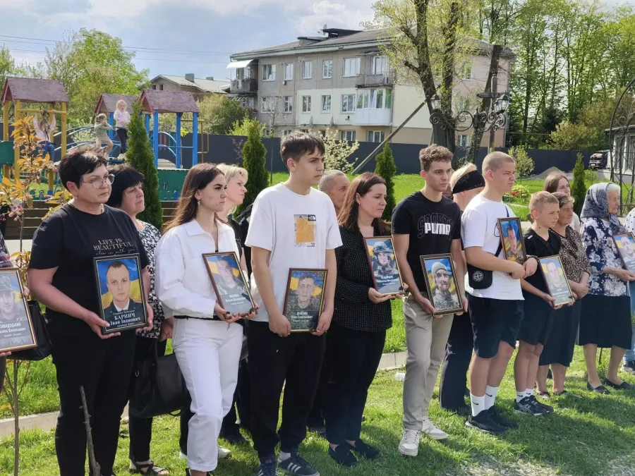 "Дзвін пам’яті" за полеглими голинськими Героями проходить кожний останній четвер місяця. Фото: Парафія Покрови Пресвятої Богородиці