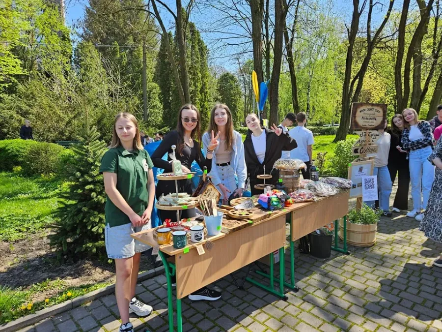 Завдяки спільним зусиллям вдалося зібрати 128807 гривень готівкою та ще 9 755 гривень