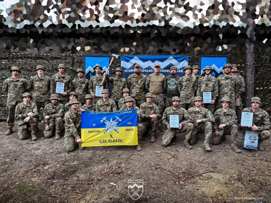 П’ятьох найкращих нагородили подяками й значками від командира бригади