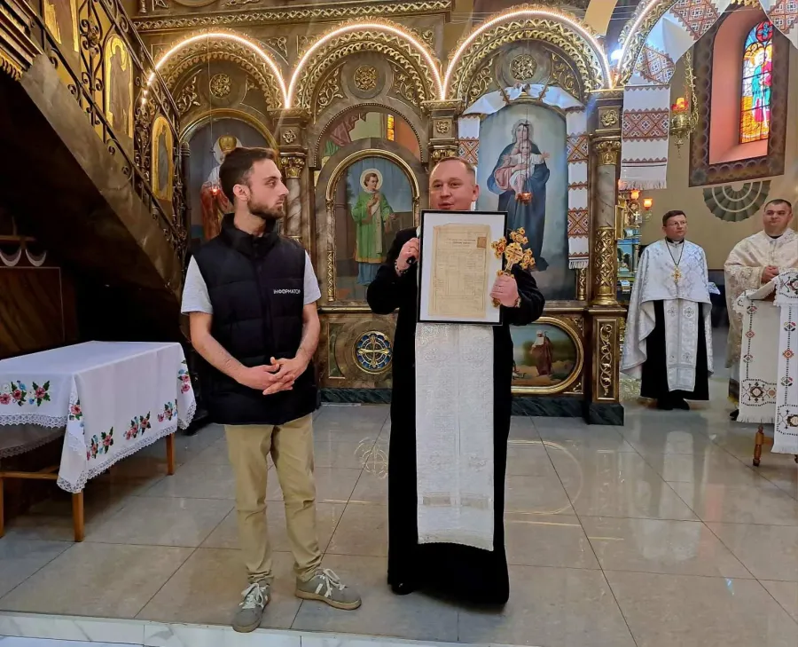 Свідоцтво про хрещення видане 28 січня 1909 року у церкві Святого Архистратига Михаїла