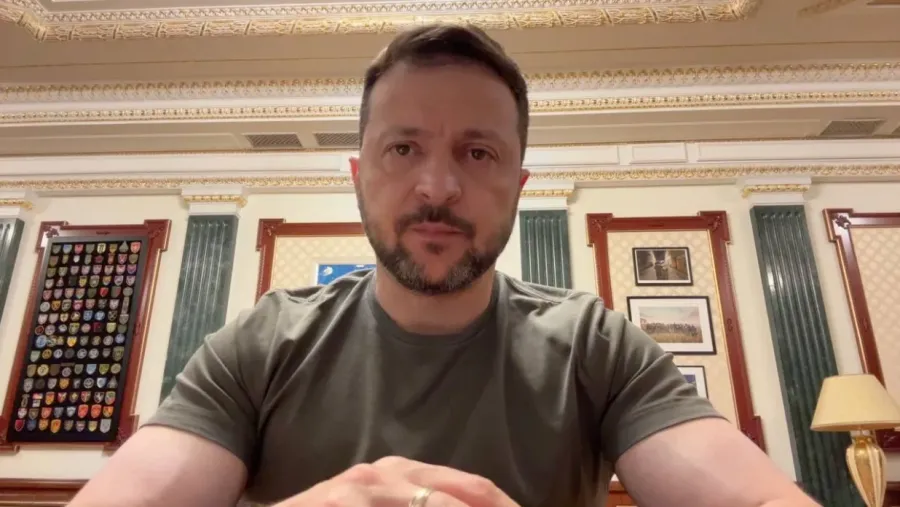 Зеленський також зазначив, що Україна відповідає агресору по всьому фронту