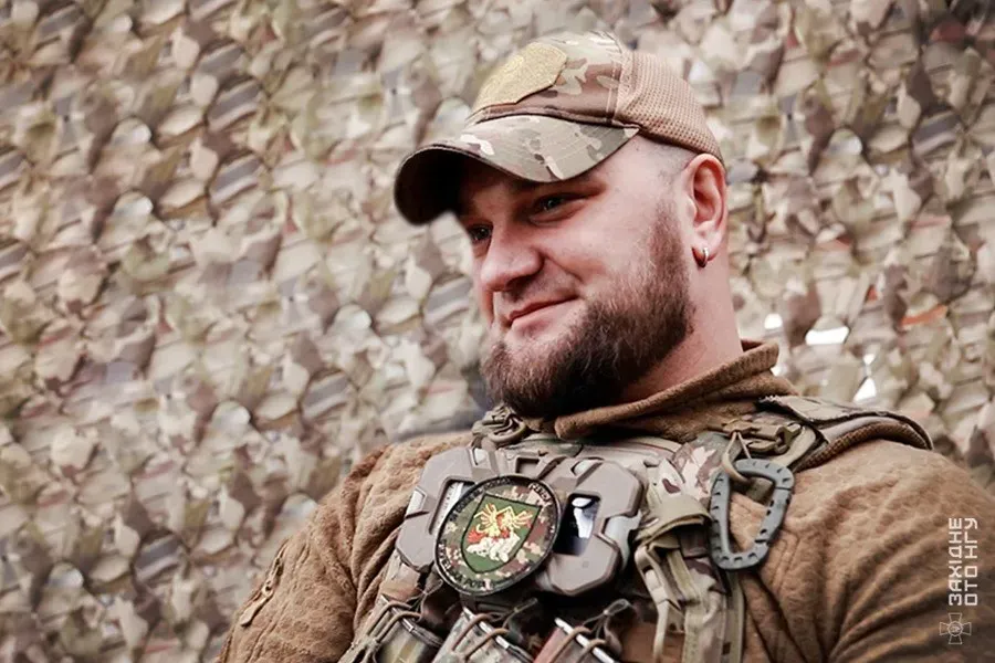 Спочатку "Вовк" передавав свій досвід новобранцям, а зараз разом з побратимами тримає фронт