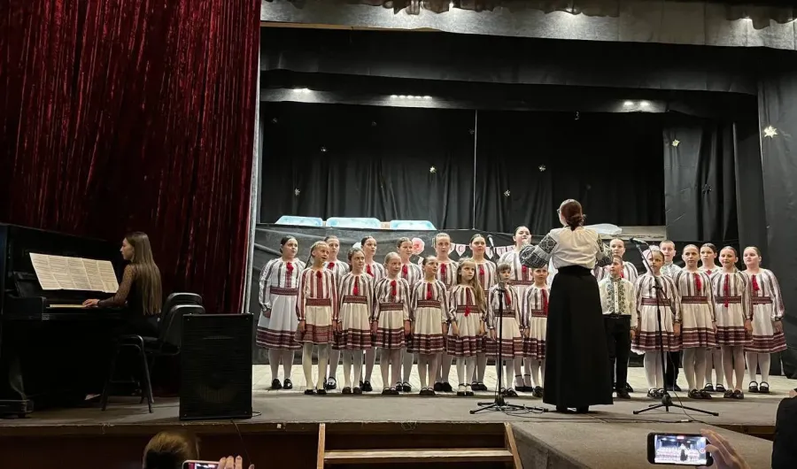 Під час концерту збирали кошти на лікування Максима Цуцмана. Фото: Голинська дитяча школа мистецтв