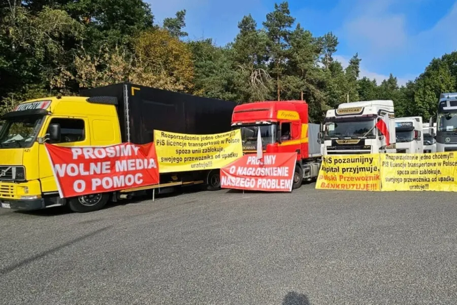 Суд заборонив перевізникам проведення акції. Фото: Komitet Obrony Przewoźników i Pracodawców Transportu