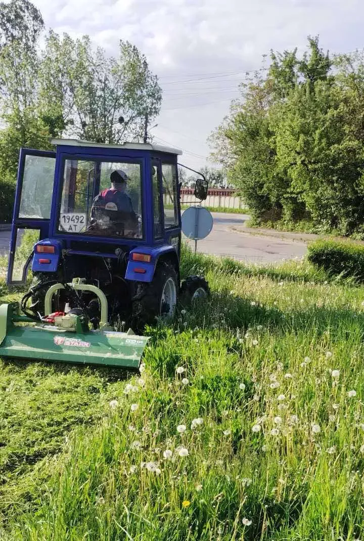 Ширина косіння мінітрактора — 1 метр 35 сантиметрів