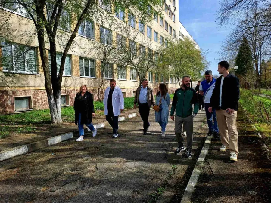 Найдорожчий складник маршруту — капремонт тротуарів і проїжджих частин на території ЦРЛ. Фото: Калуська міська рада