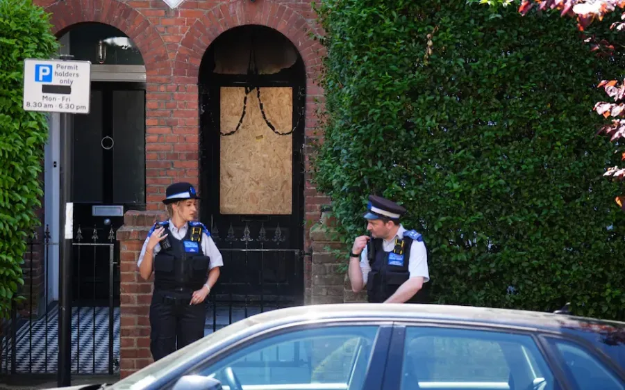 Зловмисники двічі спробували підпалити будинок, який премʼєр Британії здає в оренду