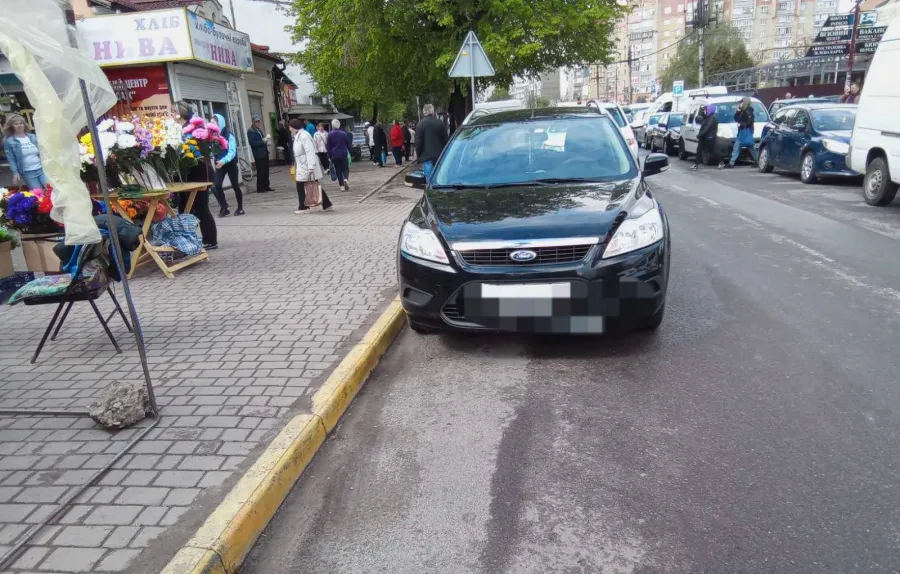 Для запровадження змін на вулиці Дзвонарській потрібно буде змінити дорожні знаки. Фото: Калуська міська рада