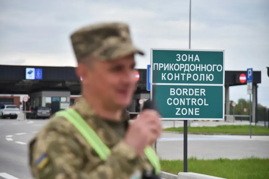 Ілюстроване фото. Водіям рекомендують обирати альтернативні пункти пропуску