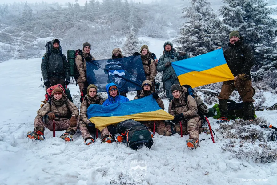  Дводенні навчання розгорталися на тлі гірських вершин. Фото: 10 Гірсько- Штурмова Бригада/Фейсбук