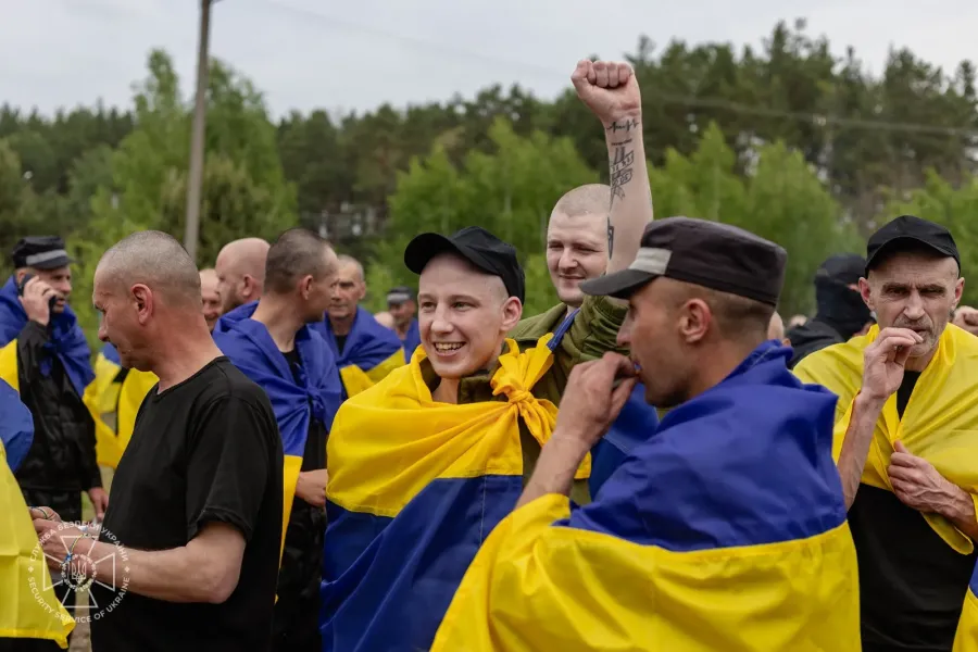 Звільнені з полону 25 травня 2025 року. Фото: СБУ