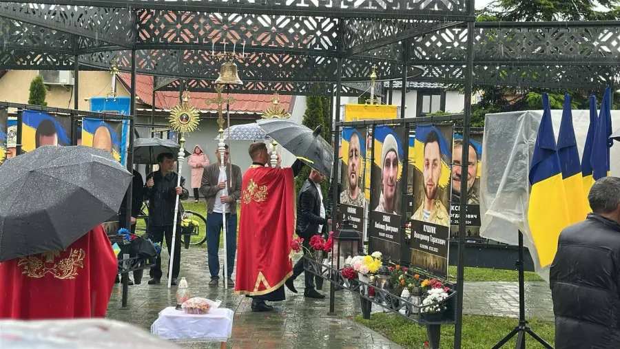 «Дзвін памʼяті» в Голині лунає у кожен останній четвер місяця. Фото: Іван Мазурик