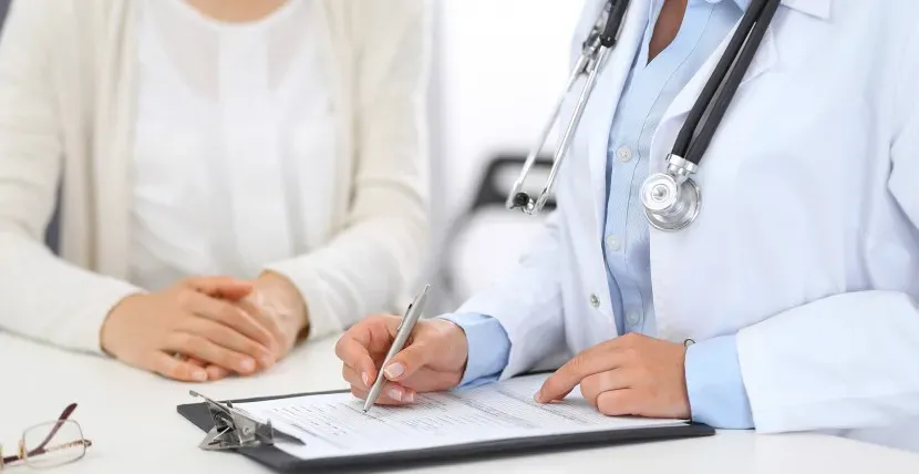 Ілюстроване фото. Вакцинальний автобус з командою медиків виїжджає в обласний центр