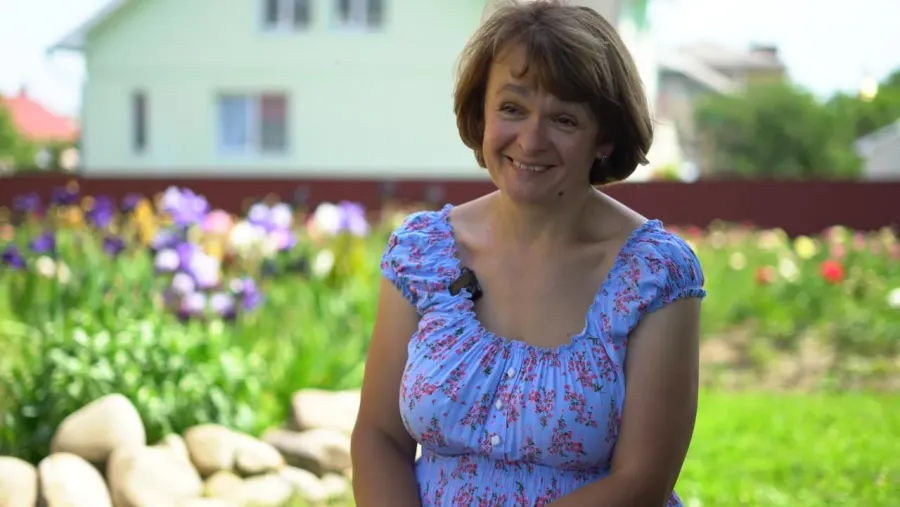 Оксана Юрченко мріє про велике поле з півоніями