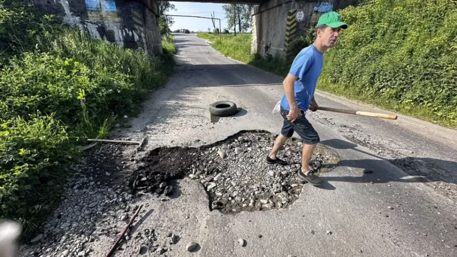 На літання ям пішло 40 мішків холодного асфальту
