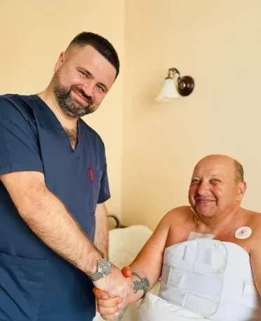 Після  обстежився стало зрозуміло, що єдиним шансом для Івана буде трансплантація