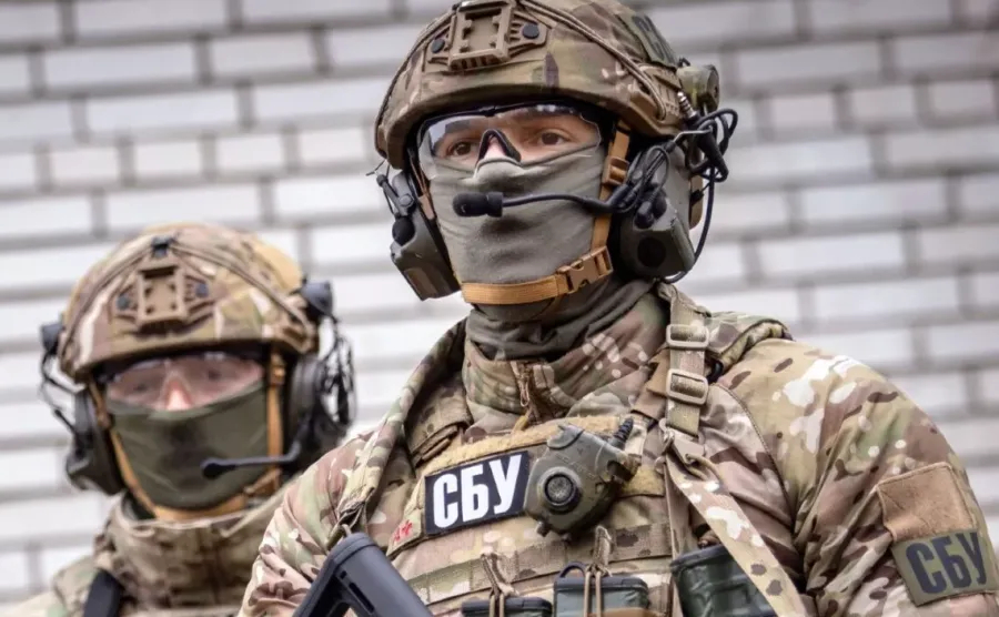 Ілюстроване фото. Можливі обмеження проходу та проїзду вулицями, перевірка документів громадян та огляд автомобілів