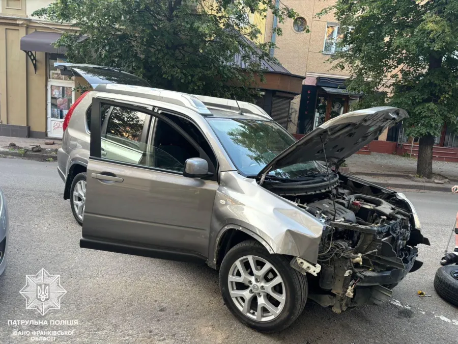 Спілкуючись з поліцейськими, водій повідомив, що у нього відсутній страховий поліс