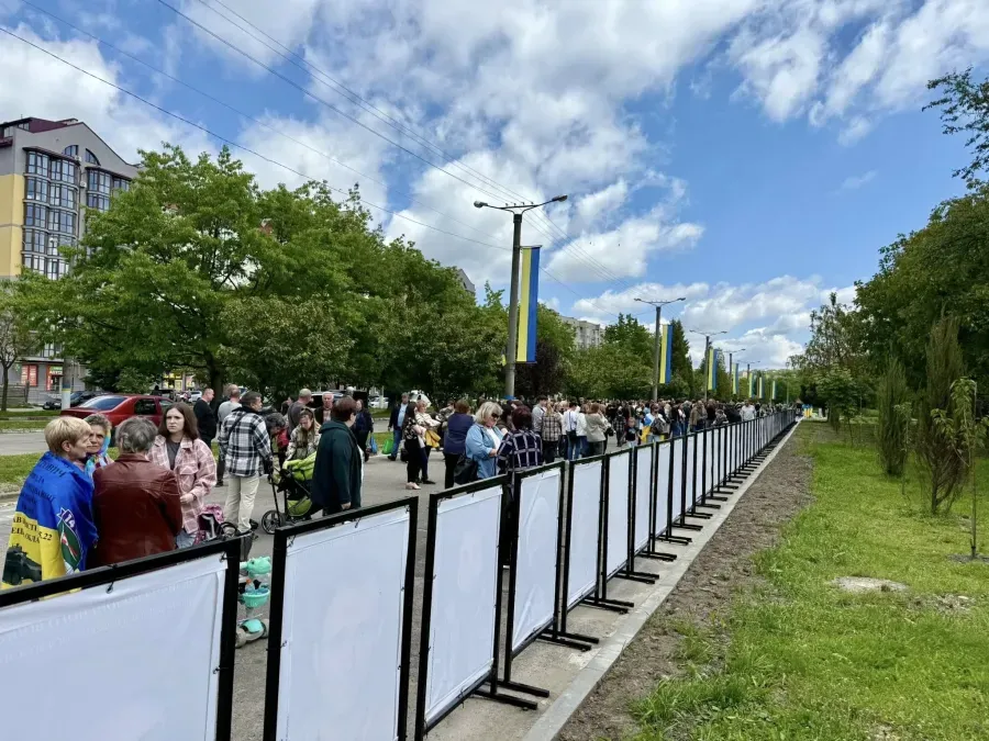 Поліція вже вивчає відео з камер спостереження. Фото: відкриття "Алеї віри та надії"