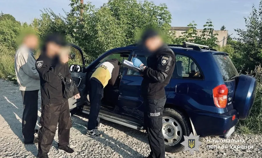 Чоловіка на викраденій автівці затримали у Тлумацькій громаді