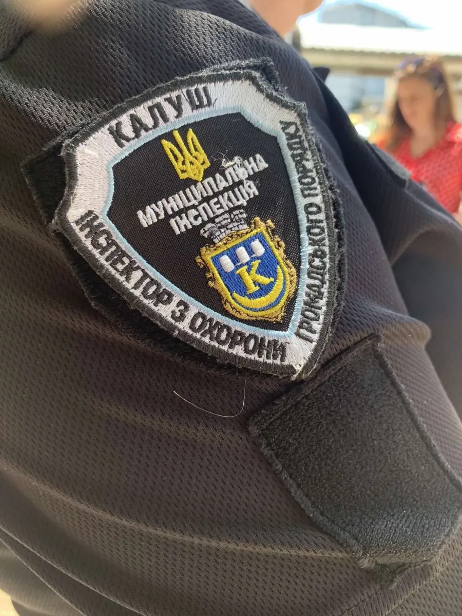 Ілюстроване фото.  Куртки для муніципальних інспекторів мають надійти до кінця цього року