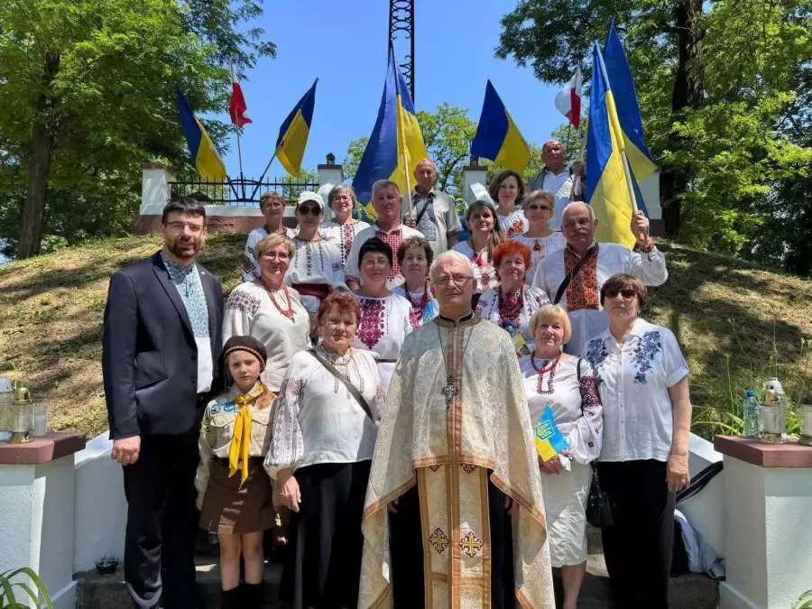 Делегація з Франківщини віддала честь славним українцям