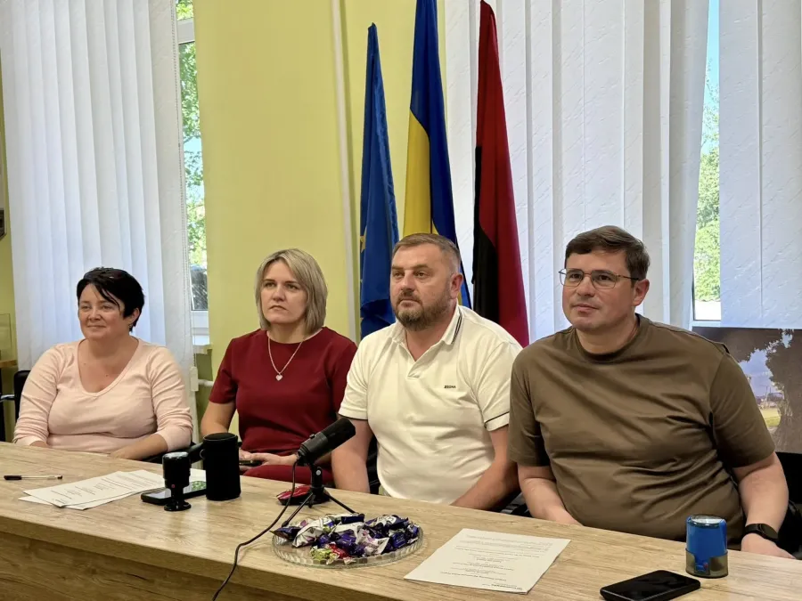 Онлайн підписали тристоронній договір між Калушем та грантодавцем зі Швейцарії. Фото: Калуська міська рада