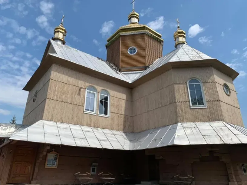 Церква святого Миколая в Хотіні — одна з найстаріших дерев'яних церков Калуша. Зведений в 1888 році як головна сільська церква