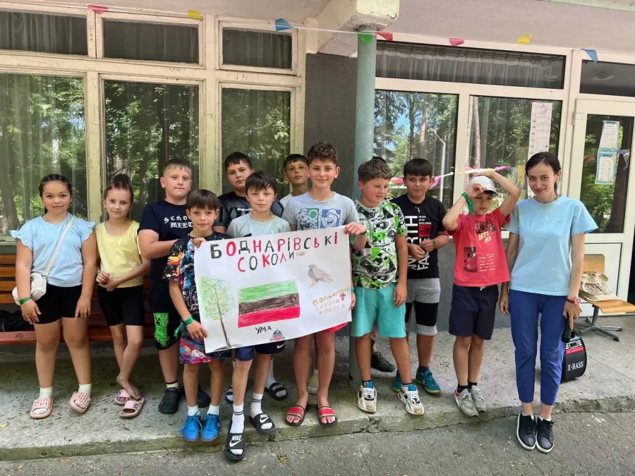 Діти брали участь у змаганнях, малювали, співали та танцювали