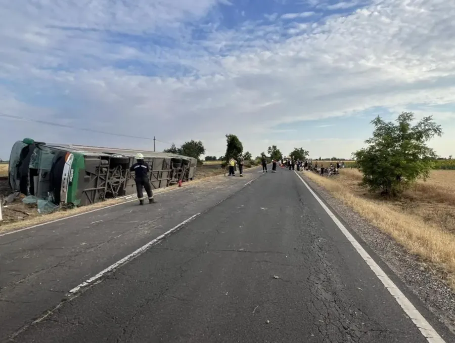 Ілюстроване фото. З 77 осіб, що перебували в автобусі, - 19 постраждалих