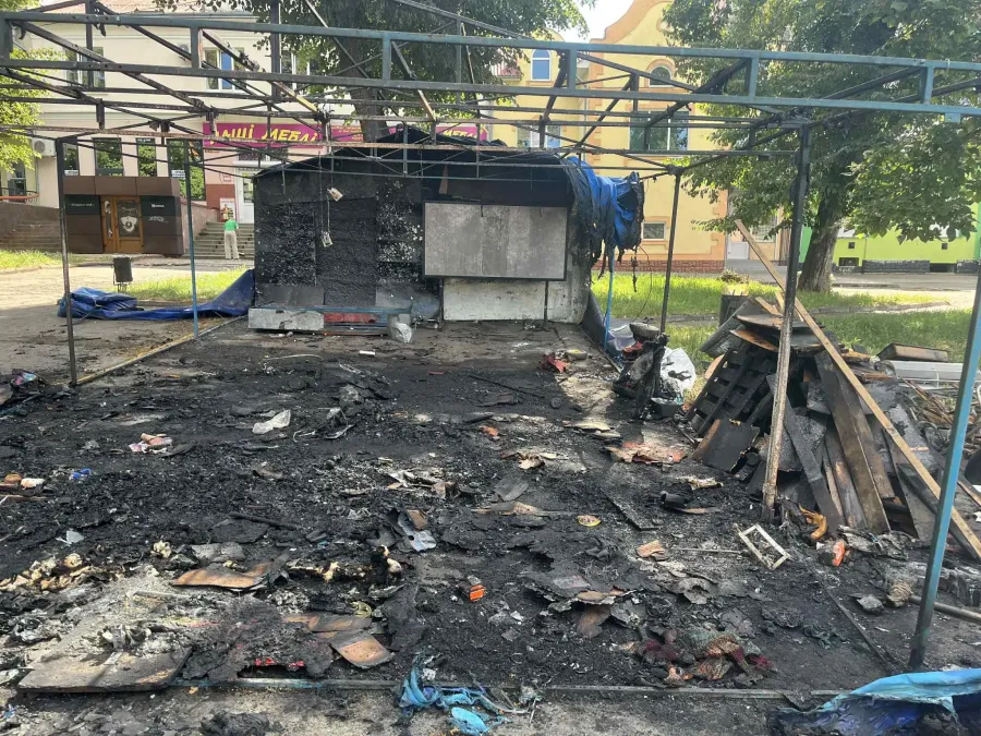 Поки що немає офіційної інформації про причину займання. Фото: "Вікна"