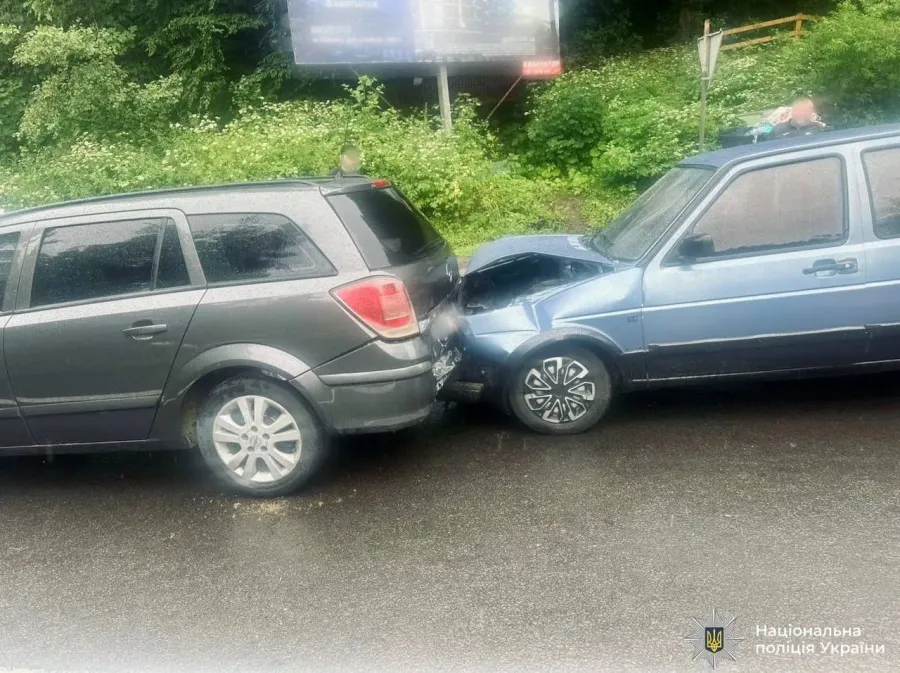 Один з водіїв не дотримався дистанції