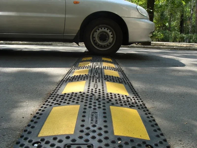 Ілюстроване фото. На вулиці Долинській водії часто рухаються з перевищенням швидкості